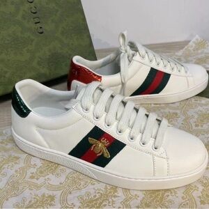 Gucci women’s size 7 soon ti be listed never worn